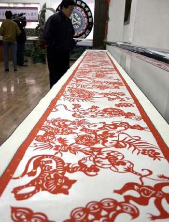 Искусство вырезания из бумаги – «Цзяньчжи»