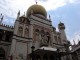 The_facade_of_the_Masjid_Sultan_Mosque_from_Bussorah_Street_in_landscape.jpg
